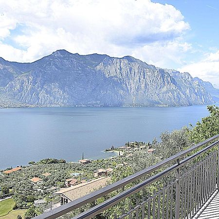 マルチェージネLa Terrazza Sul Lagoアパートメント エクステリア 写真