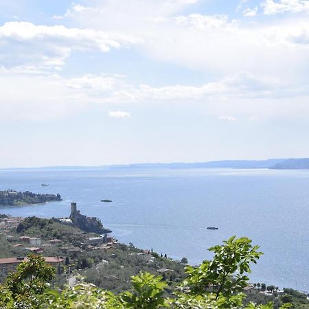 マルチェージネLa Terrazza Sul Lagoアパートメント エクステリア 写真